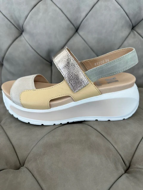 CallagHan Women's Pesca Marfil Crema - Image 2