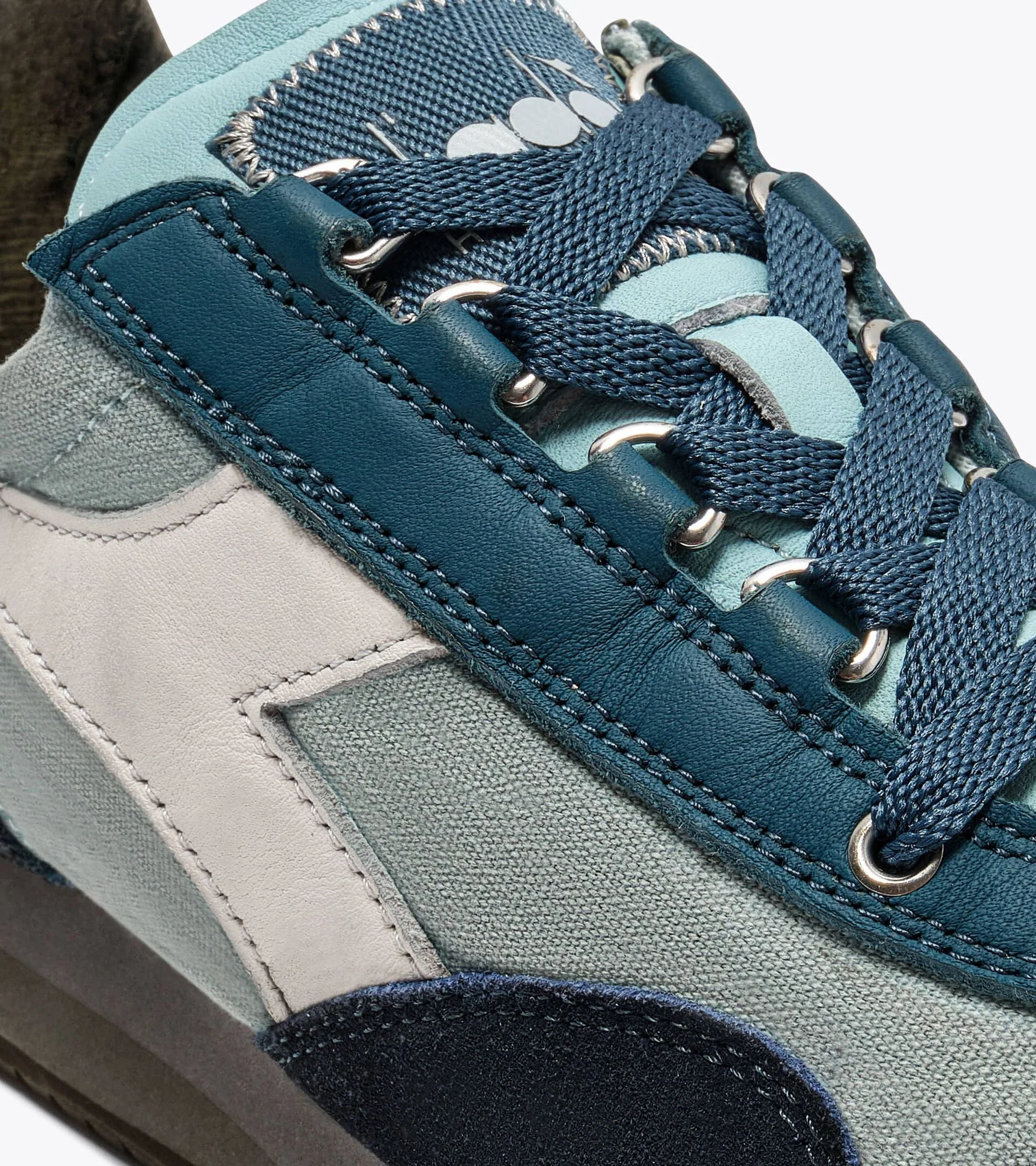 Diadora Heritage Women's Equipe Dirty SW EVO Sky Blue Plume - Image 5