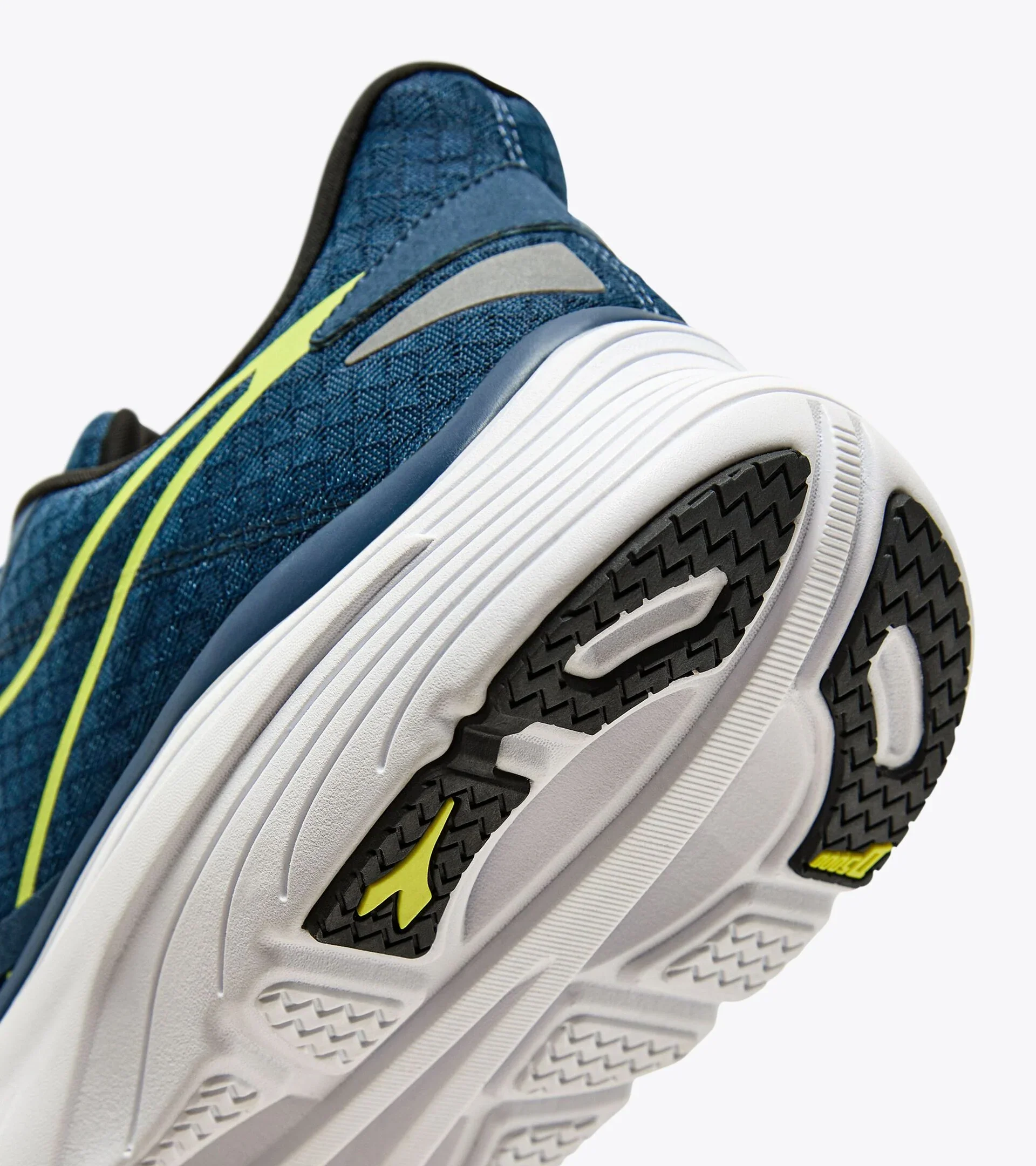 Diadora Men’s Equipe Nucleo Bl Opal Evening Primrose White - Image 4