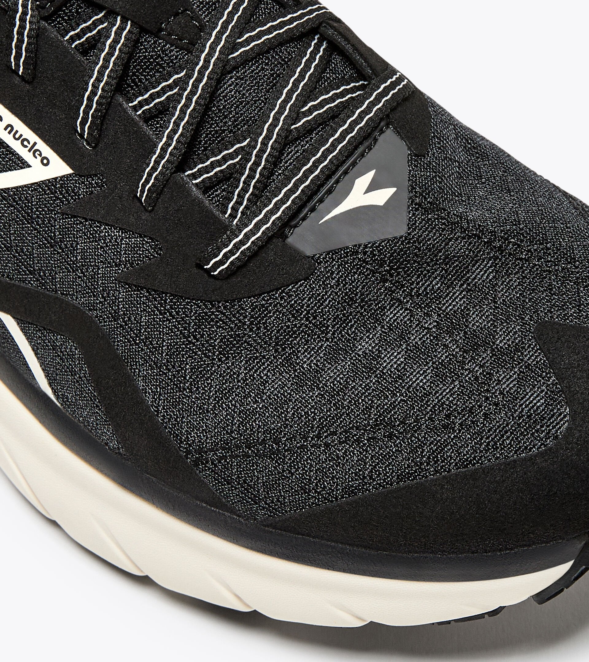 Diadora Men’s Equipe Nucleo Black Whisper White - Image 3