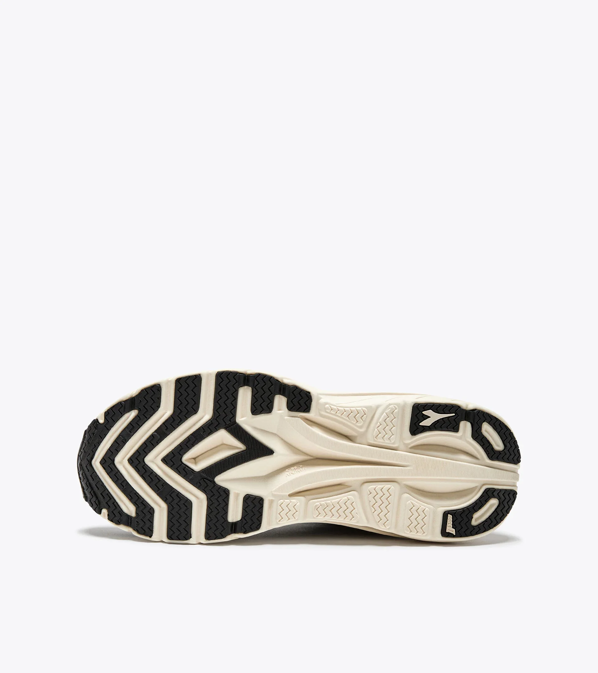 Diadora Men’s Equipe Nucleo Black Whisper White - Image 6