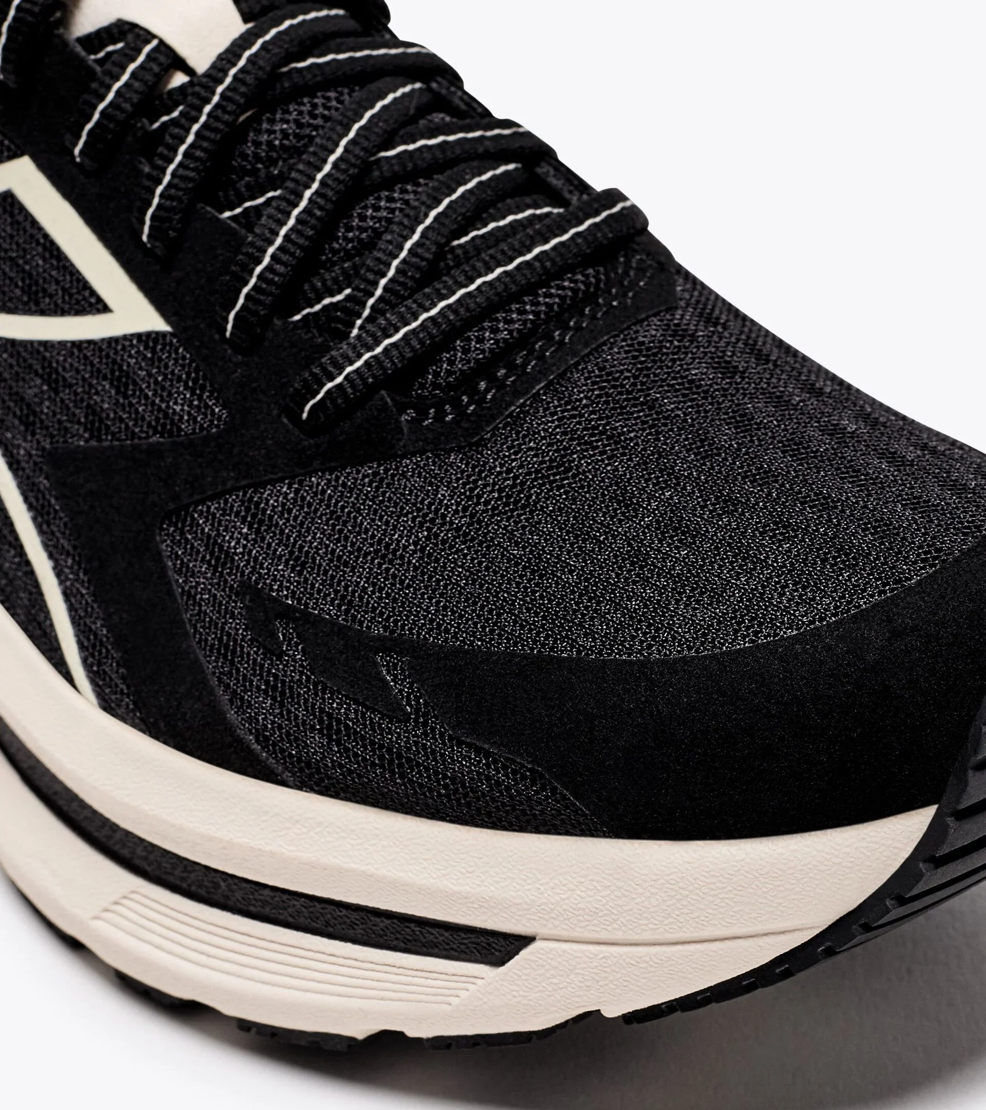 Diadora Women’s Cellula Black Whisper White - Image 2