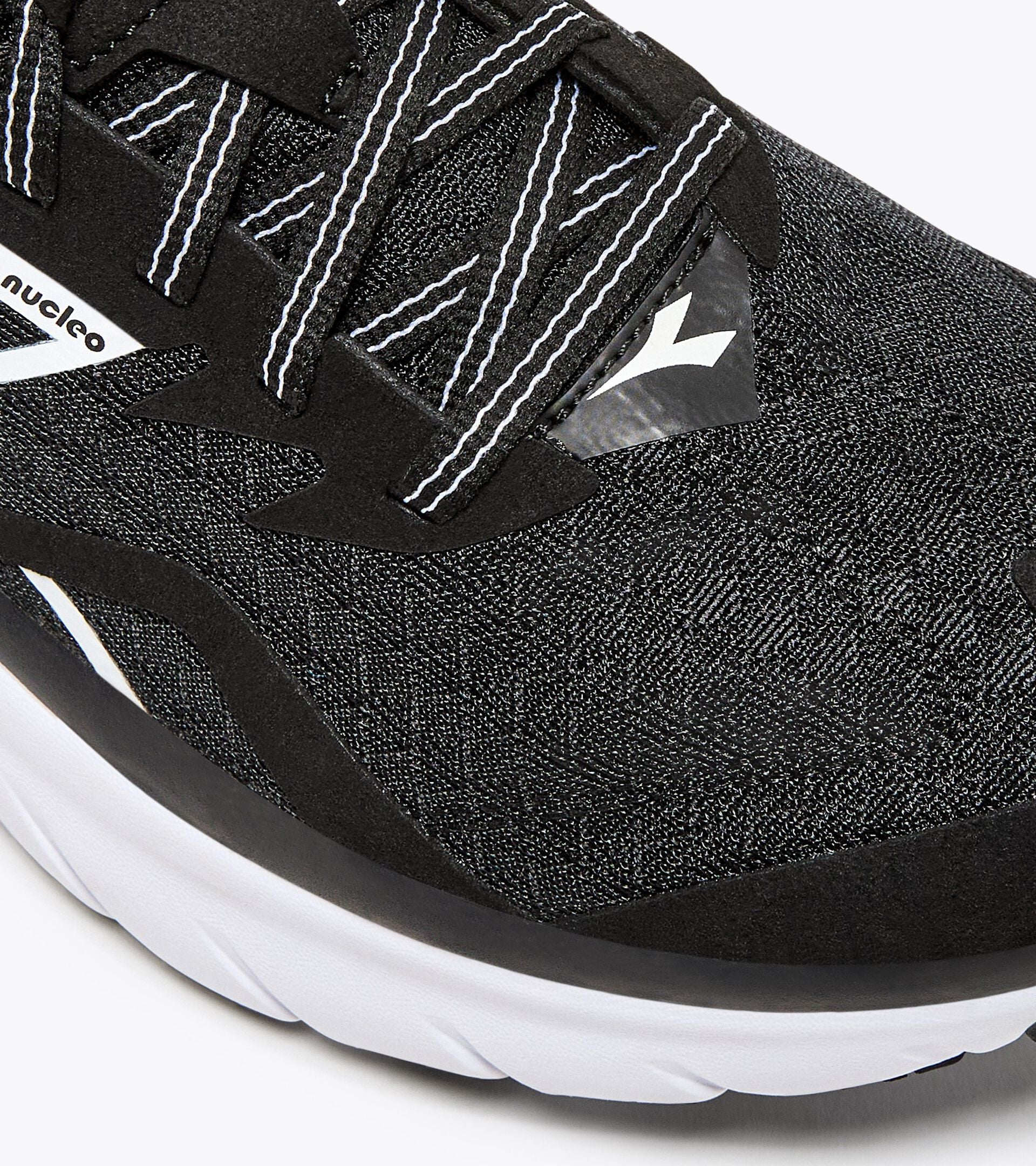 Diadora Women’s Equipe Nucleo Black White - Image 3