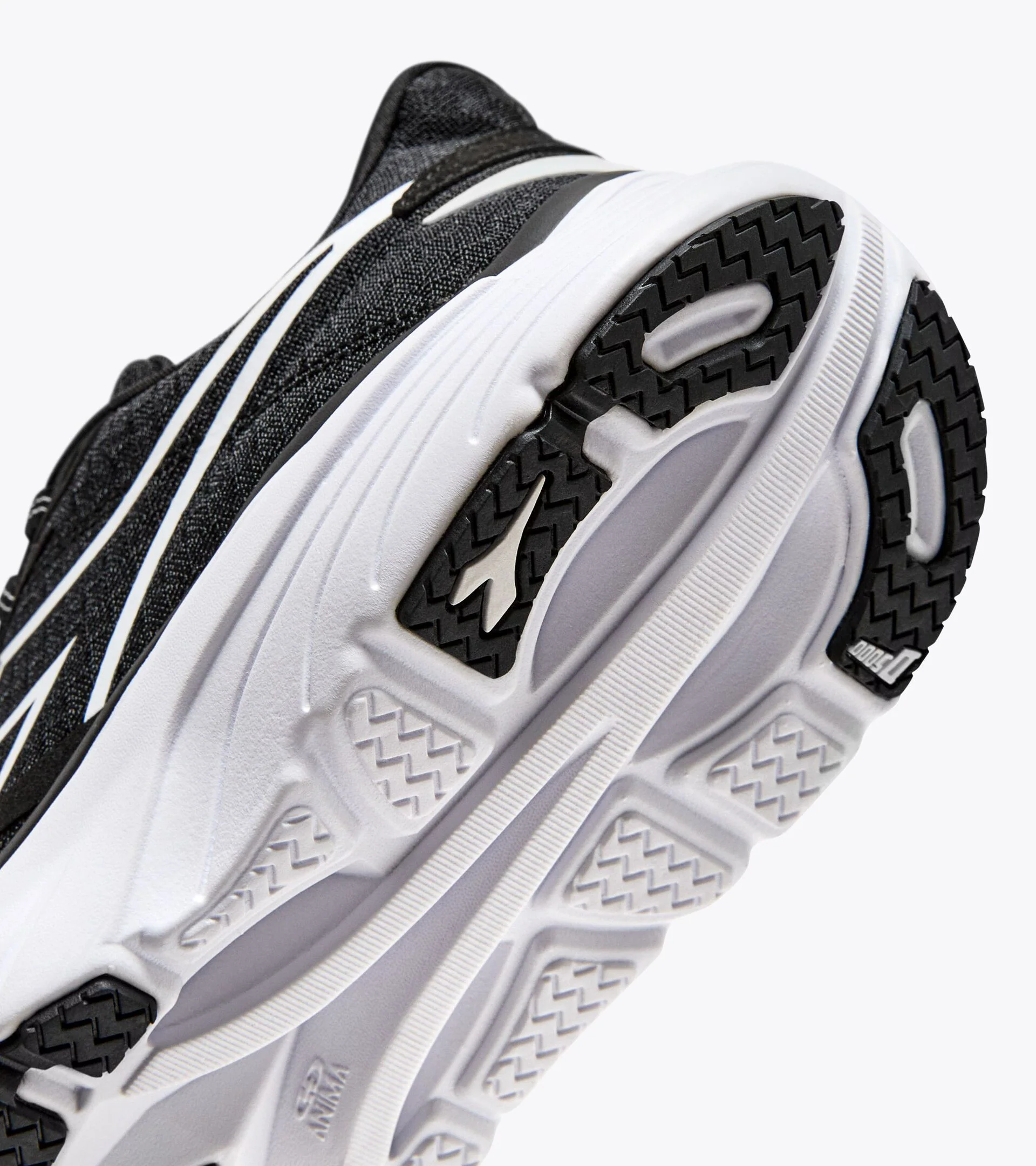 Diadora Women’s Equipe Nucleo Black White - Image 5