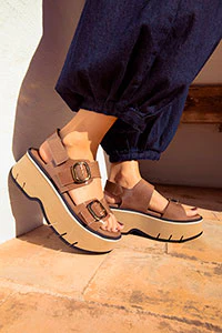 Homers Women's 21654 Lucia Reverse Vernice Farro - Image 3