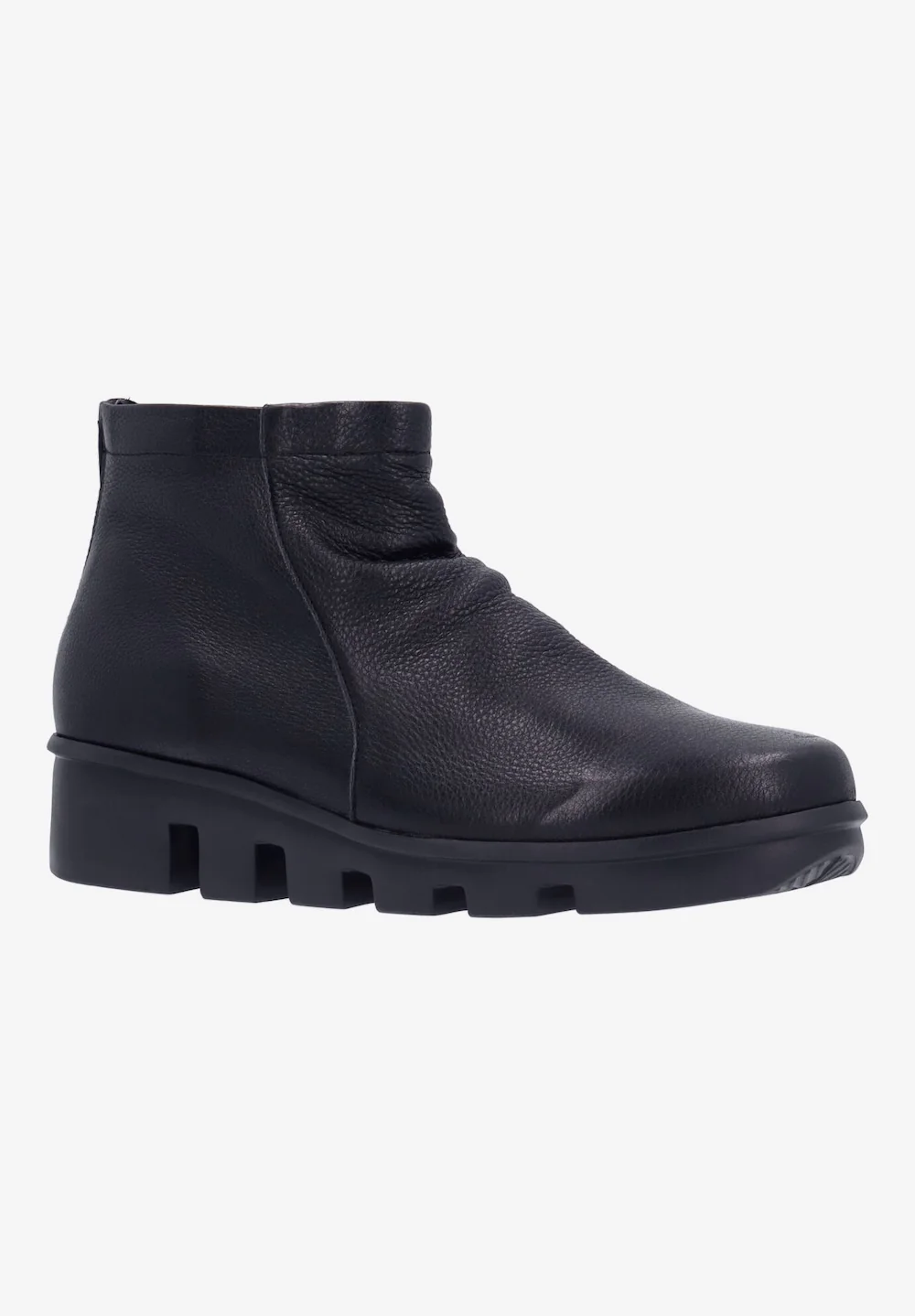 L'Amour Des Pieds Women's Hadirat Black Lamba