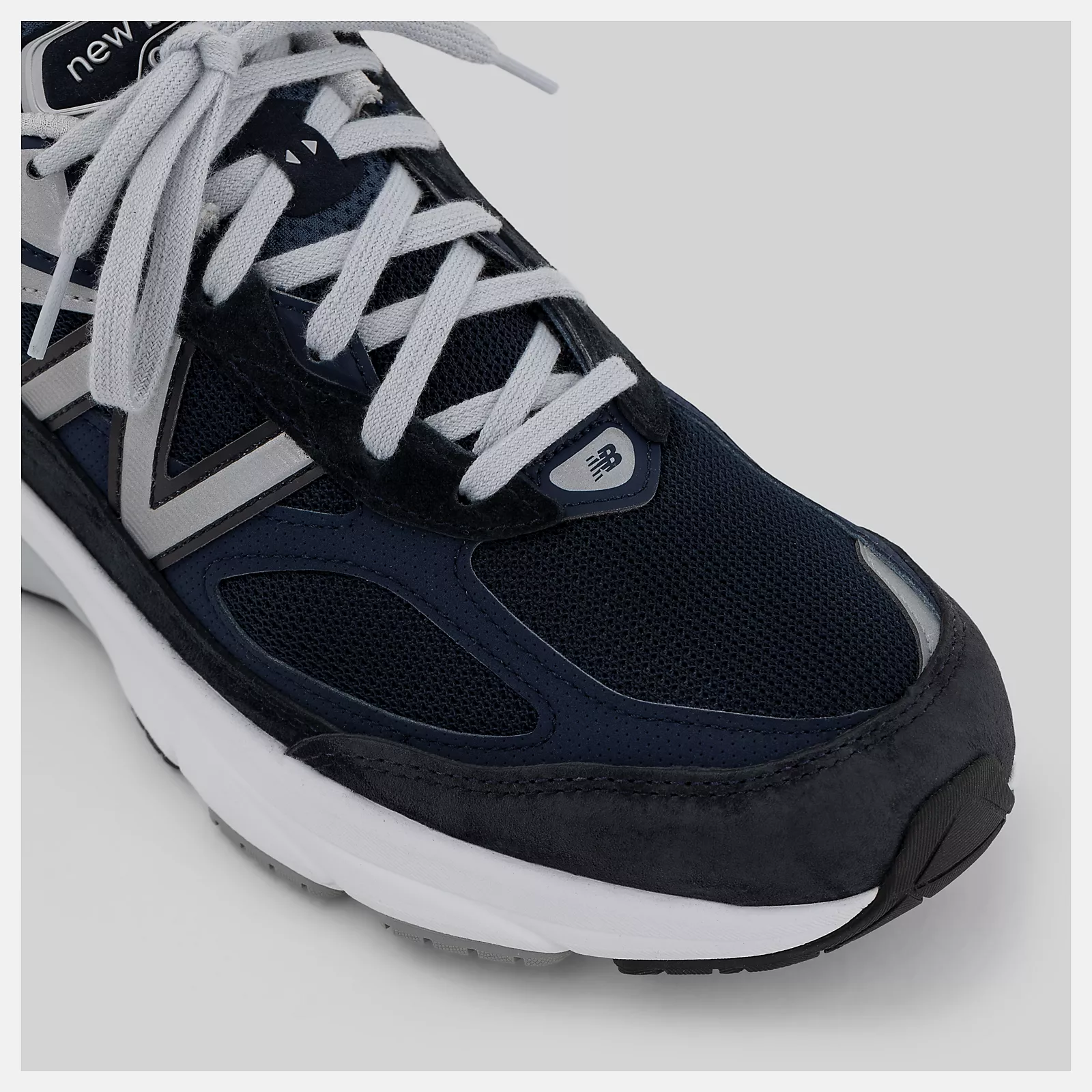 New Balance Women’s W990NV6 Navy with White - Image 5
