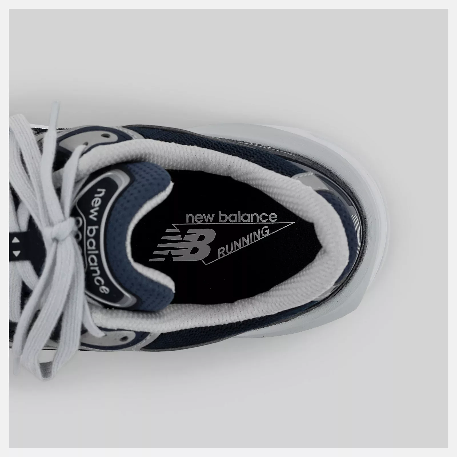 New Balance Women’s W990NV6 Navy with White - Image 6